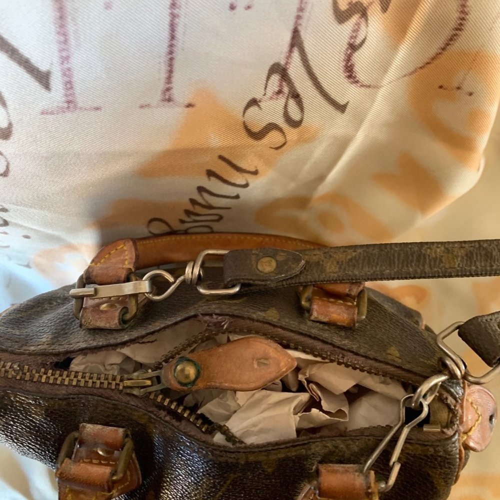 Vintage 1980s Louis Vuitton Monogram Mini Sac W/Strap - Picture 5 of 14